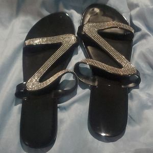 Womens sandal -never worn-